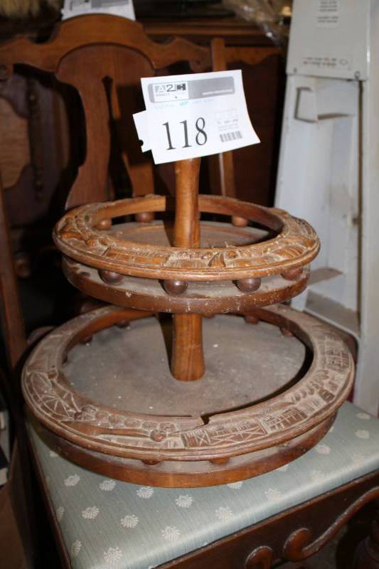 lot 118 image: Vintage 2-Tier Wood Lazy Susan
