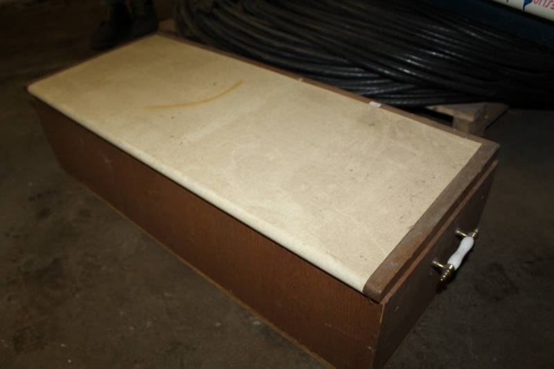 lot 54 image: Wood Trunk