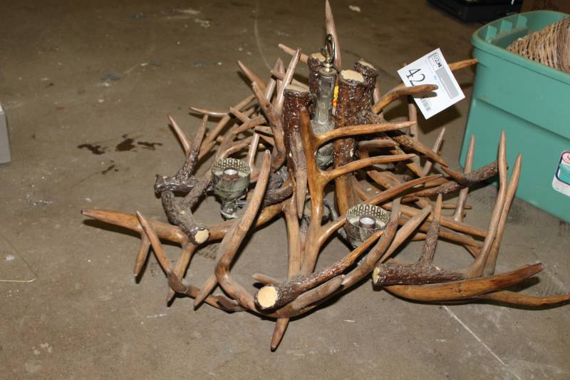 lot 42 image: Replica Antler Chandelier