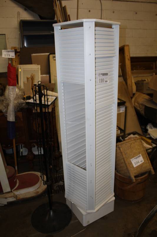 lot 110 image: Plastic Spinning Retail Display Rack, Metal Spinning Retail Display Rack