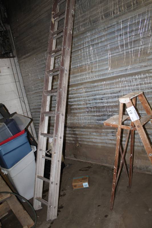 lot 20 image: Keller 12-24 Foot Aluminum Extension Ladder