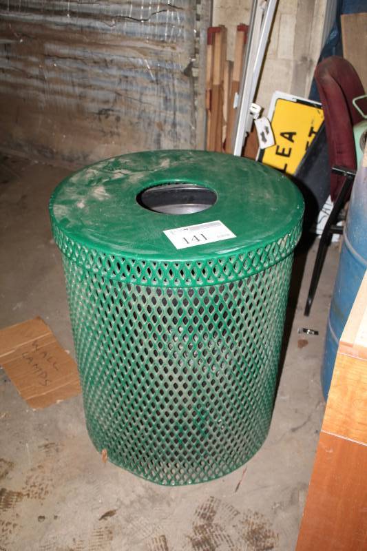 lot 141 image: Park Trash Can
