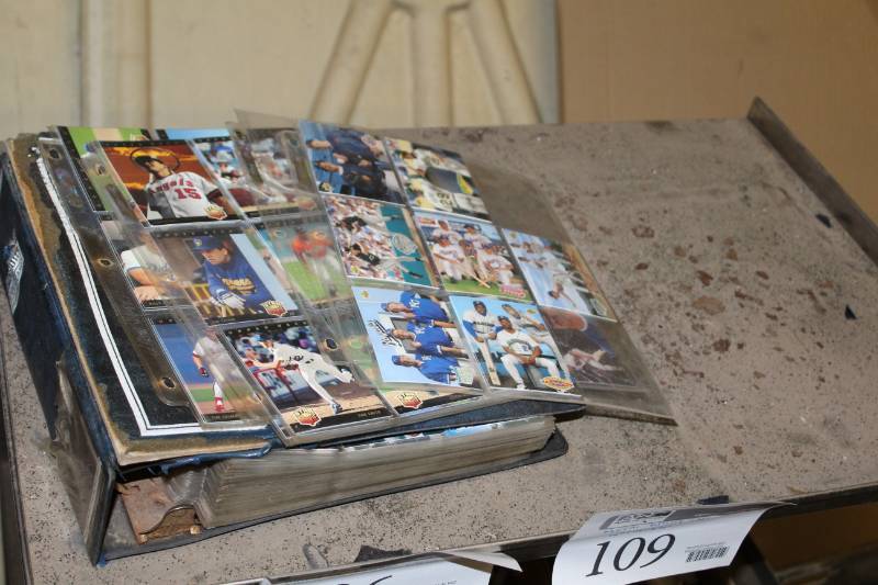 lot 106 image: Baseball Cards
