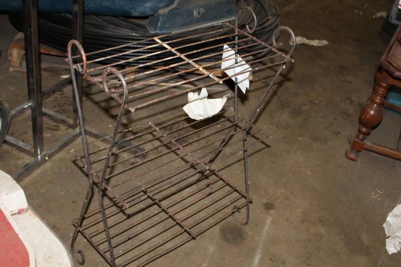 lot 131 image: Vintage Wire Display Rack