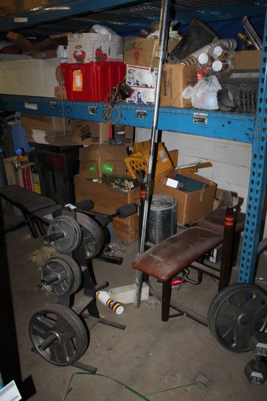 lot 6 image: Weight Lifting Work Out Bench, Free Weights