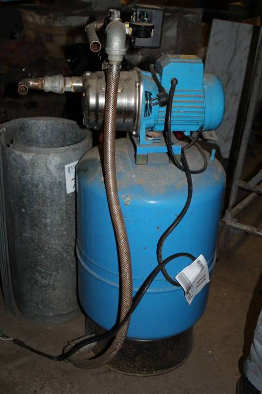 lot 11 image: Simer Carefree Pre-Charged Pump Tank Portable Utility Pump