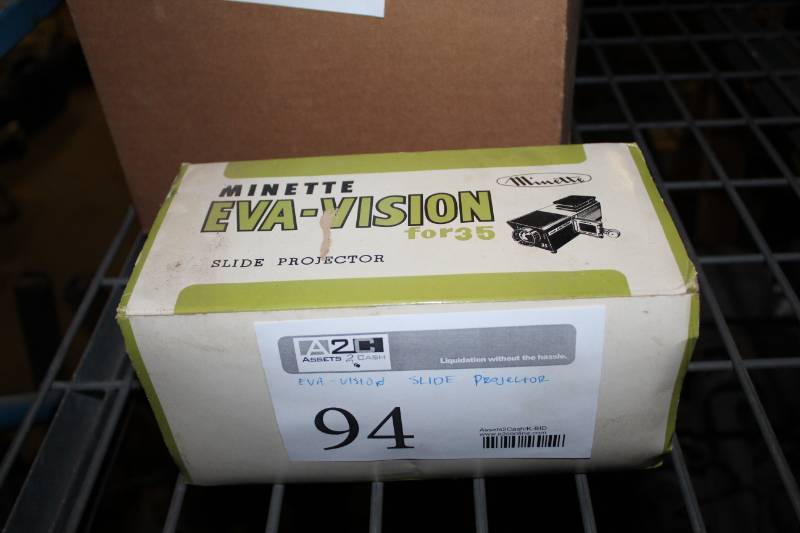 lot 94 image: Eva-Vision 35mm Slide Projector