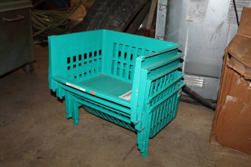 lot 81 image: Stackable Utility Baskets
