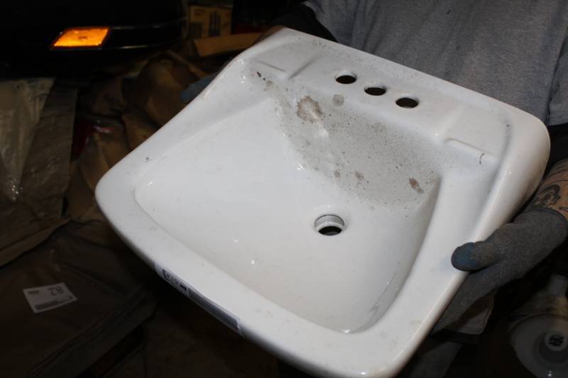 lot 75 image: Bathroom Wall-Mount Sink