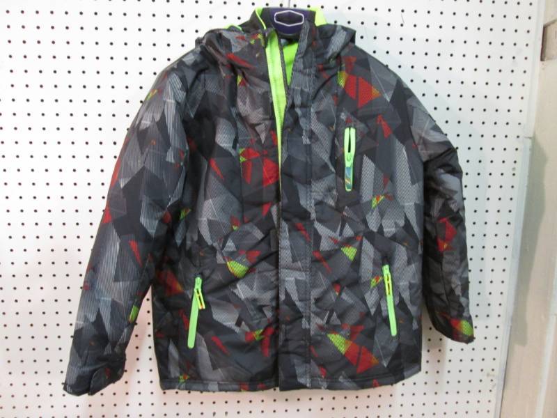 lot 46 image: Champion Size Medium (8-10) Boys Wi...