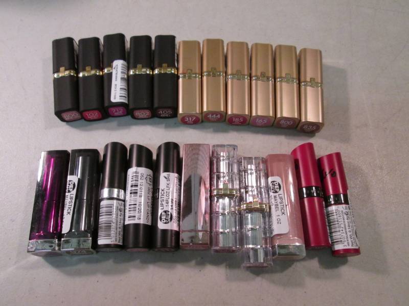 lot 48 image: Lot of Misc Lip Stick Various Color...
