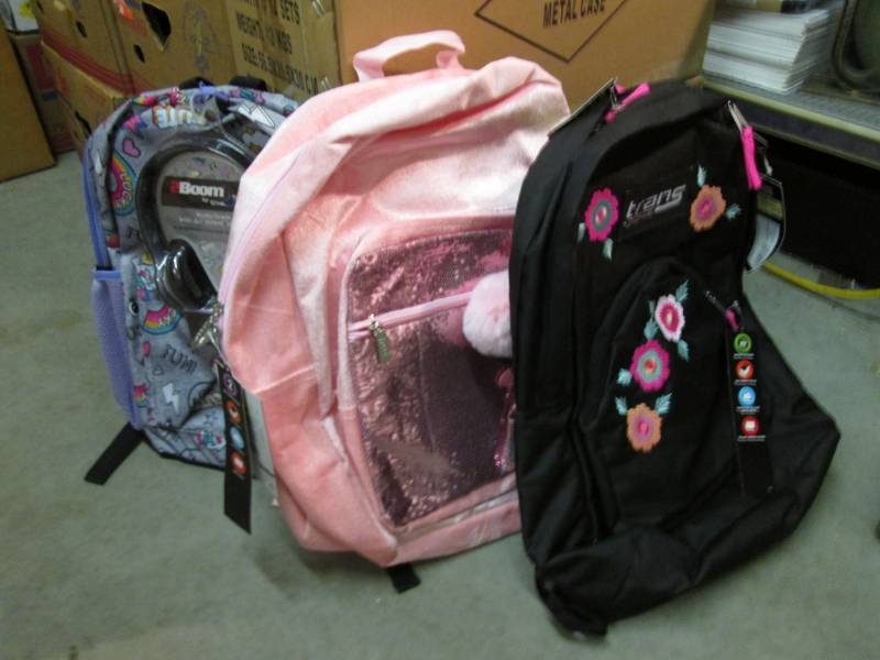 lot 61 image: Mix Lot of 3 Back Packs Retail $19....