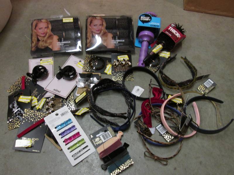 lot 63 image: Lot of Misc Hair Accessories Brushe...
