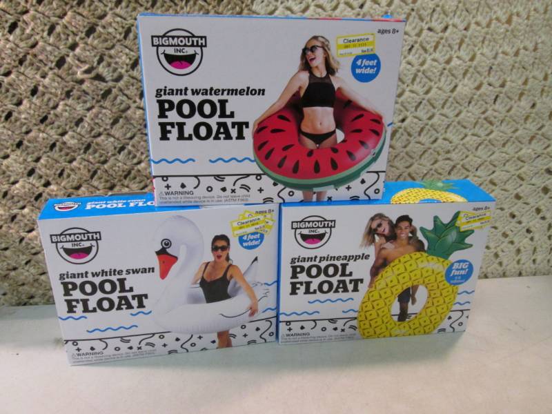 lot 69 image: Lot of 3 Giant Pool Floats Watermel...