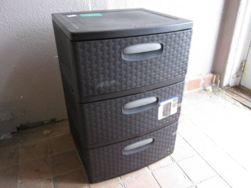 lot 71 image: Large Sterilite 3-Drawer Organizer ...