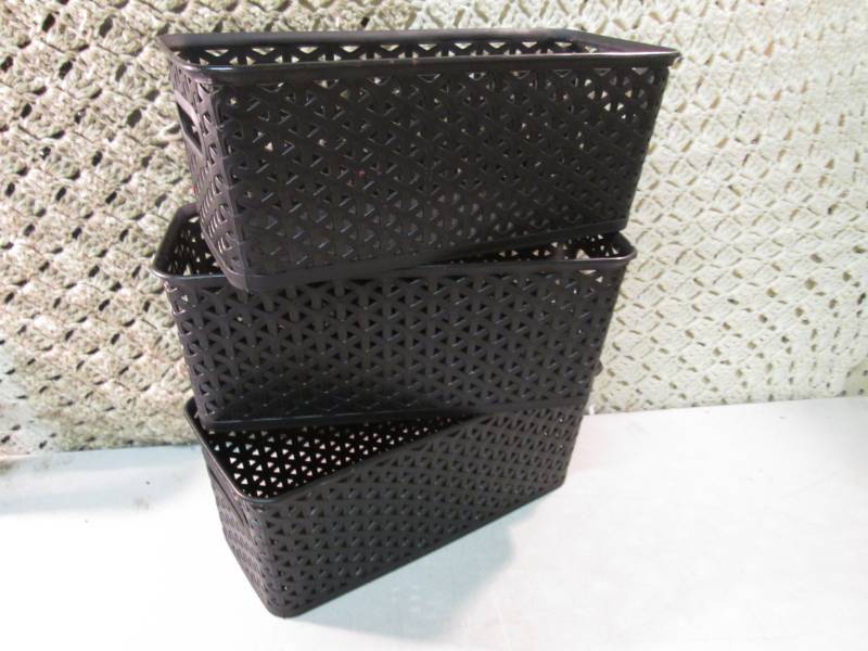 lot 80 image: Lot of 3 Plastic Wicker Look Decora...