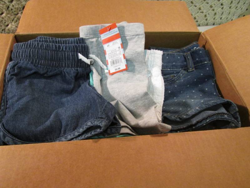 lot 96 image: Lot of 24 Pairs of Girls Shorts Var...