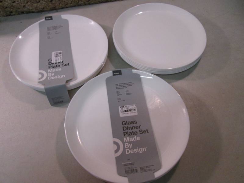 lot 101 image: Lot of 3 - 6pc Glass Dinner Plate S...