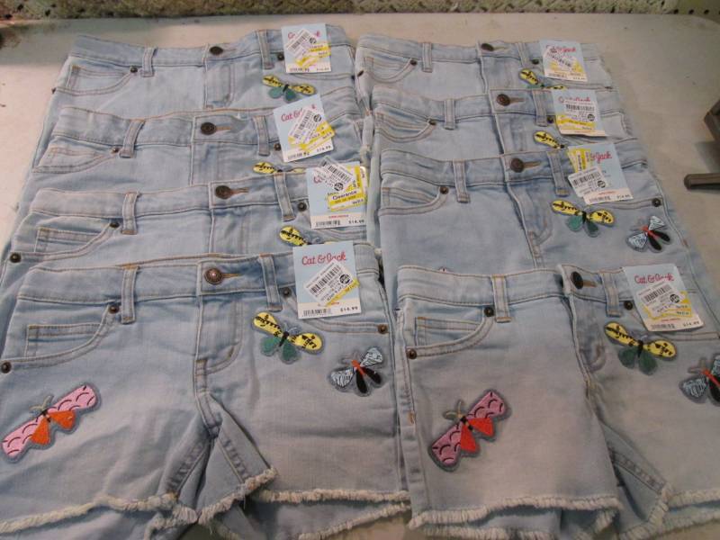 lot 110 image: 8 Pairs of Girls Shorts Various Siz...
