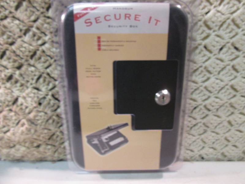 lot 162 image: Full Size Handgun Secure It Metal S...