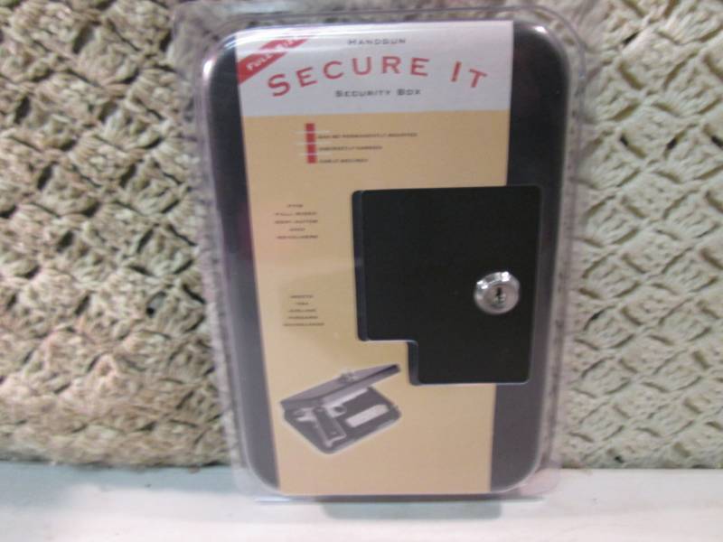 lot 165 image: Full Size Handgun Secure It Metal S...