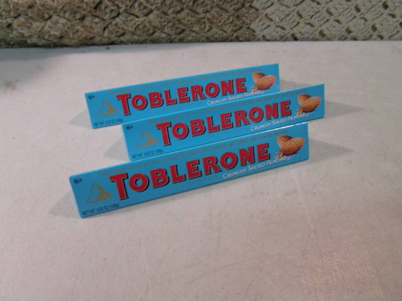 lot 200 image: 3 Toblerone Swiss Milk Chocolate wi...