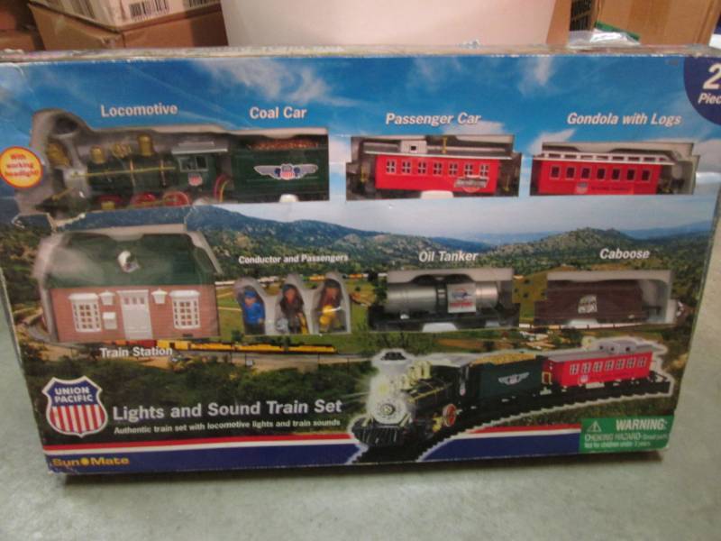 lot 249 image: 22 Piece Lights and Sond Train Set ...