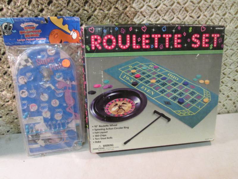 lot 251 image: 10 Roulette Wheel Set Rocky & Bull...