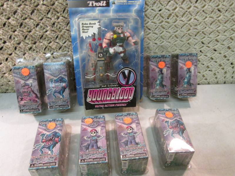 lot 253 image: Lot of Toy Figures  F-0...