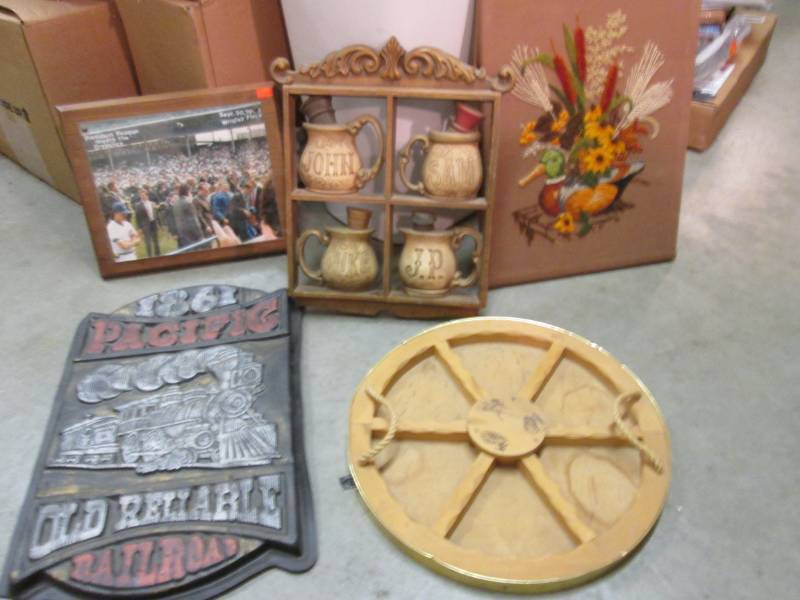 lot 255 image: Lot of Wall Decor and Wagon Wheel T...