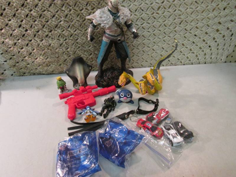 lot 259 image: Lot of Toys and Figures  F-0...