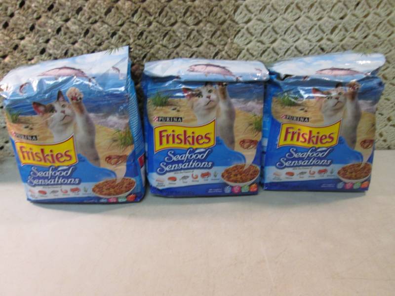 lot 281 image: 3 Bags of Friskies Seafood Sensatio...