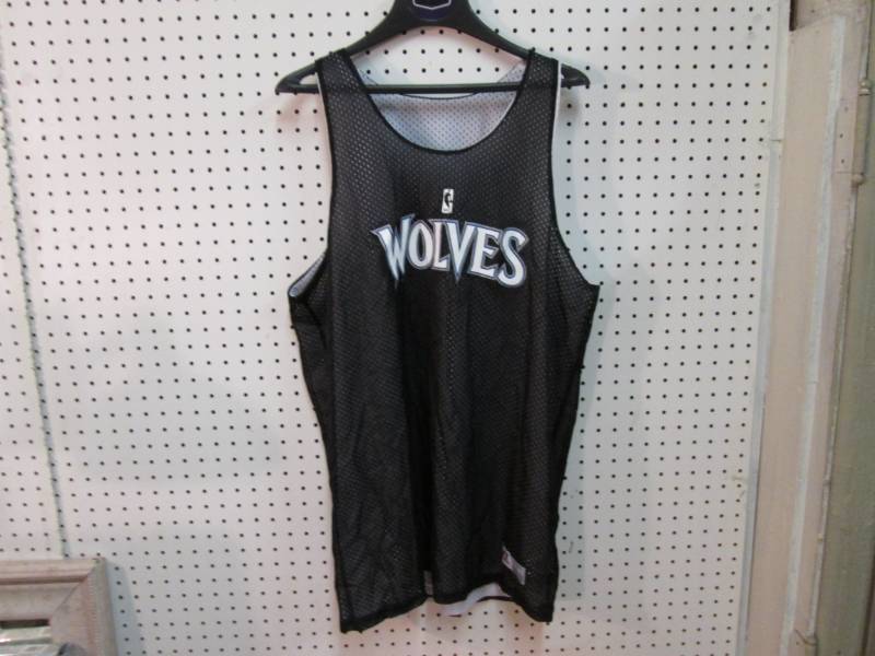 lot 288 image: Russell Athletics NBA Reversible Ti...
