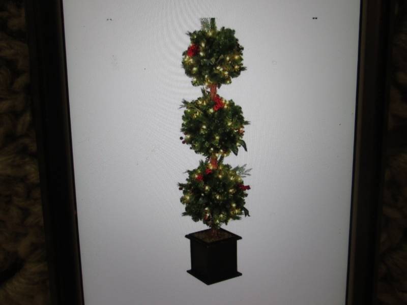 lot 290 image: 4 Foot Hudson Artificial Christmas ...