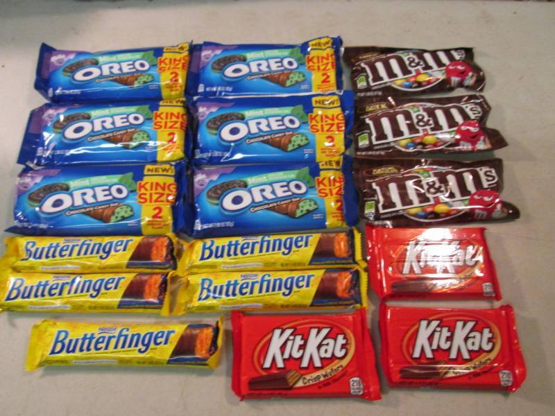lot 294 image: Mix Lot of Misc Candy Bars Best by ...