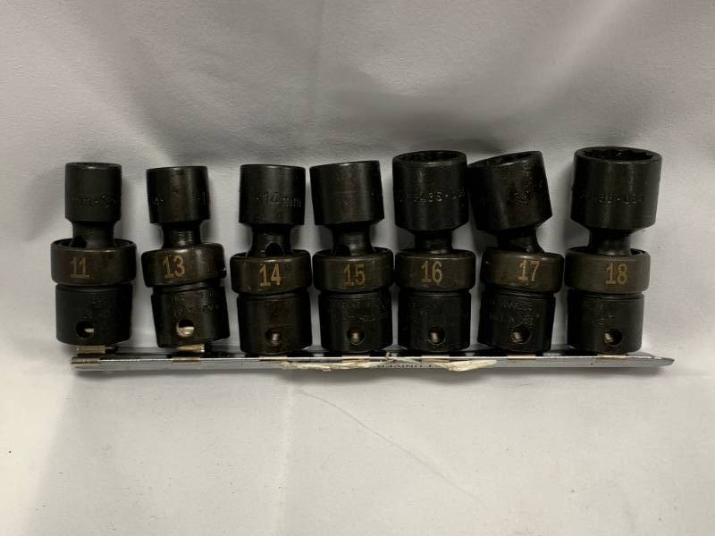 lot 4 image: SK Tools 7pc 38 dr Metric Impact Swivel Socket Set
