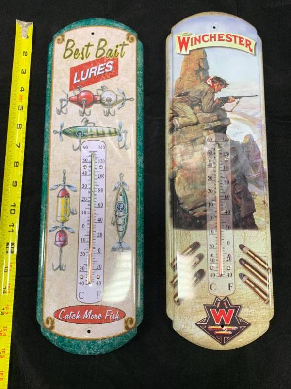 lot 7 image: Lot of 2 IndoorOutdoor Thermometers