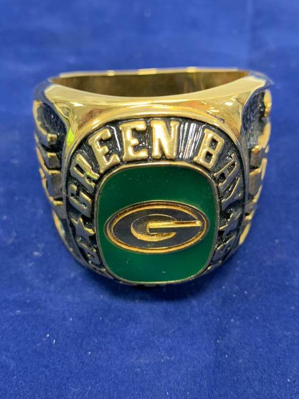 lot 49 image: Large Green Bay Packers Ring