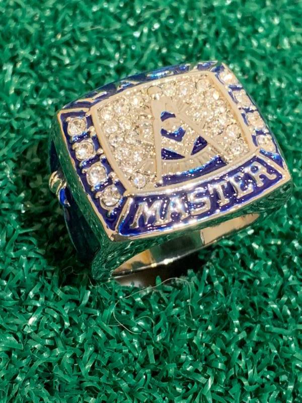 lot 58 image: Master Masons Ring Size 11