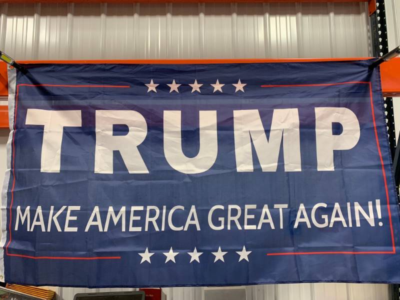 lot 78 image: Donald Trump Make America Great Again 3 x 5 Flag