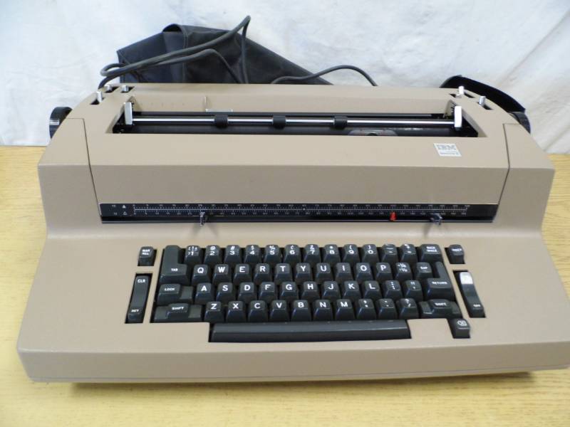 IBM Typewriter w Metal Stand