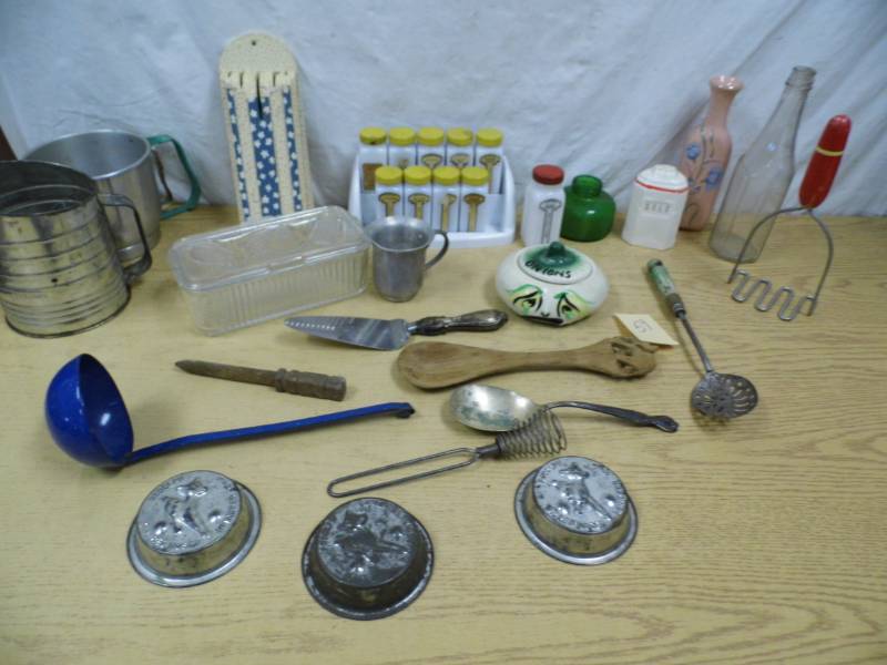Rudolph Baking Tins - Vintage Kitchen