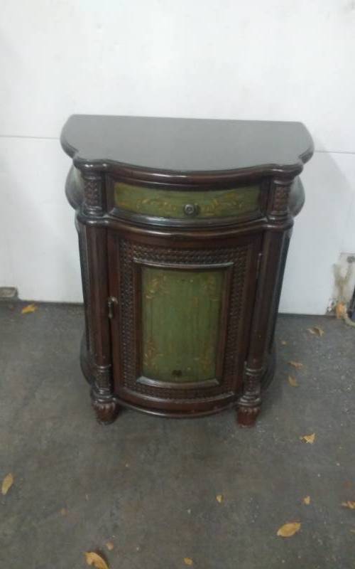 lot 7 image: Small Credenza Type Cabinet 24x16x30