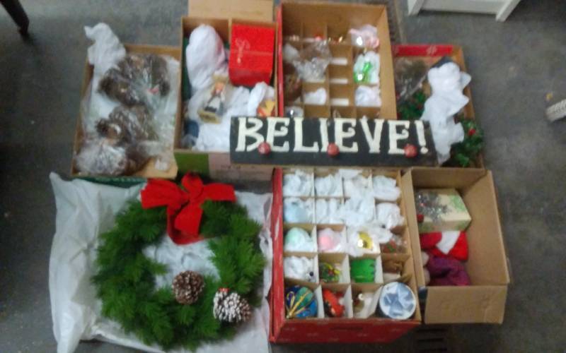 lot 34 image: Large Lot Of Christmas Decor