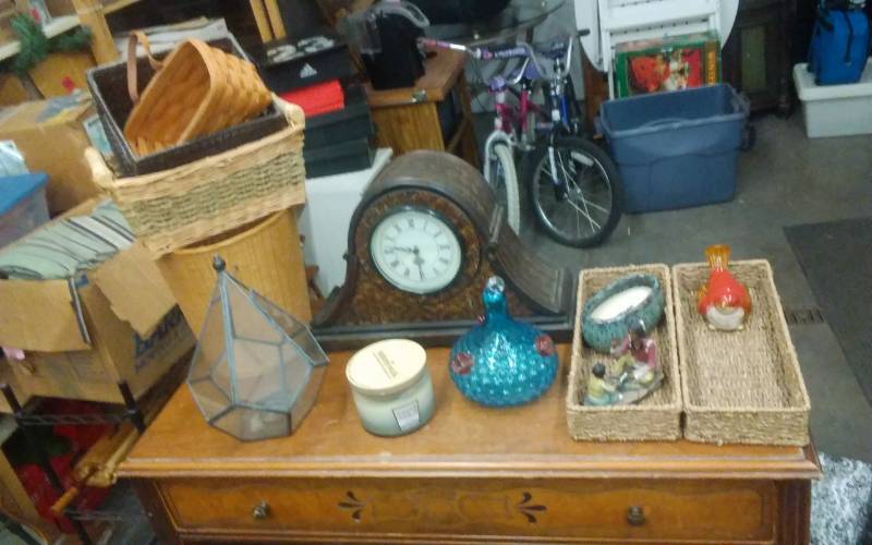 lot 52 image: Home Deco-Clock, Baskets, Candles, Glass Bird Feeder