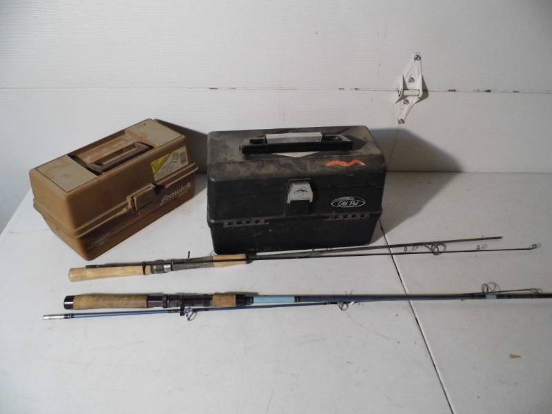 lot 9 image: Lot of 2 Tackleboxes - Rods