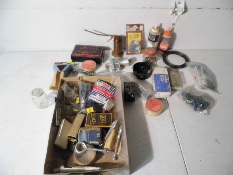 lot 12 image: Hardware