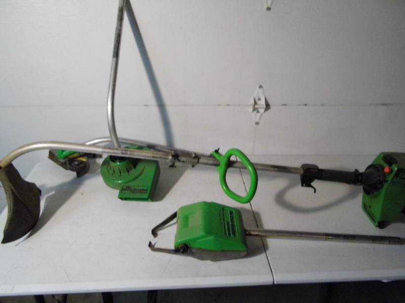 lot 23 image: Green Machine w Attachments