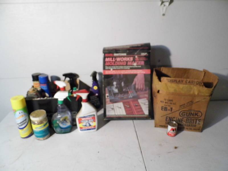 lot 31 image: Chemicals - Molding Maker - Engine Oil