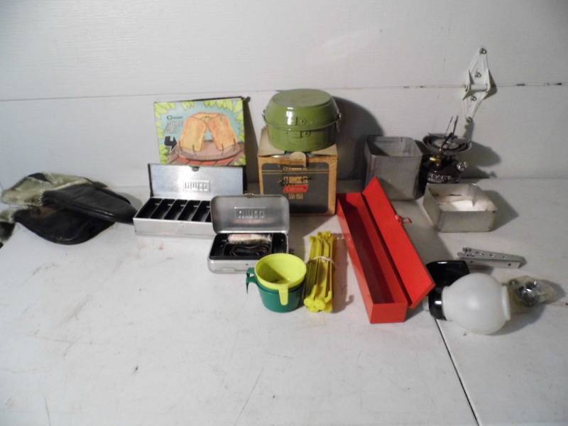 lot 33 image: Camping Items